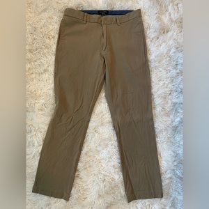 Banana Republic Men’s Aiden’s pants size W 33 X 30 L.